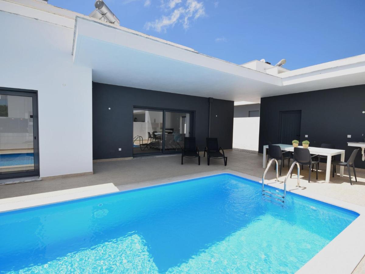 Nadadouro Modern Villa With Private Pool Near The Beautiful Beach Of Foz De Arelho מראה חיצוני תמונה