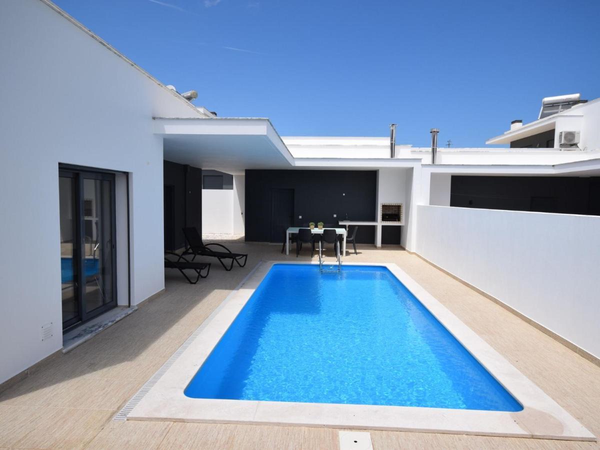 Nadadouro Modern Villa With Private Pool Near The Beautiful Beach Of Foz De Arelho מראה חיצוני תמונה